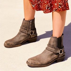 🖤- Free People Ankle Boots